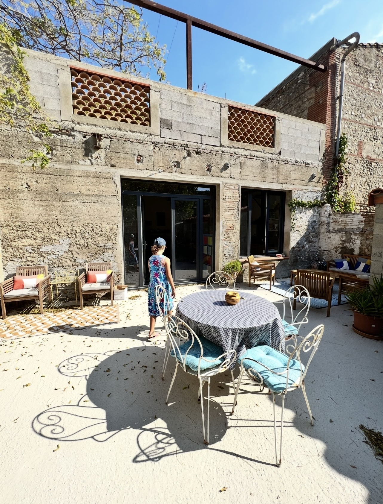 Avant/Après: Métamorphose d'un jardin en sanctuaire végétal.